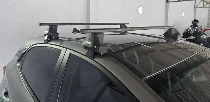 Hach Teto Thule Semi Novo