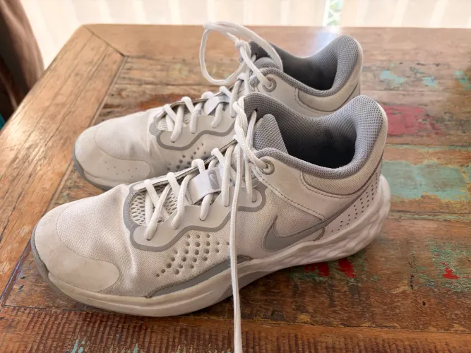 Tênis Nike Fly By Mid n.39