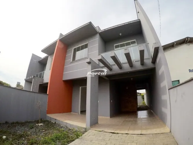 Casa com 3 dormitórios, sendo 1 suíte, no centro de Penha/SC (Cód. 13943)