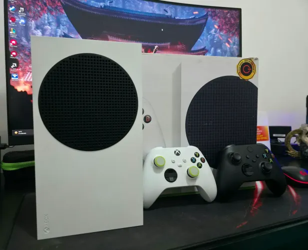 Xbox Series S + 2 Controles (aceito cartão)