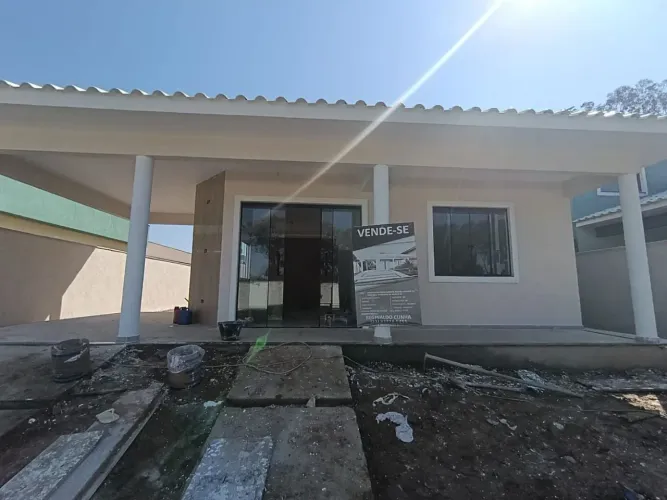 Casa com 2 quartos à venda, 132 m² por R$ 520.000 - Marica - Maricá/RJ