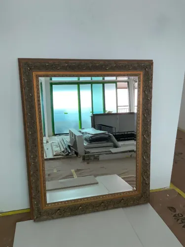 Espelho grande com moldura dourada 1,2 m x 1,45 m