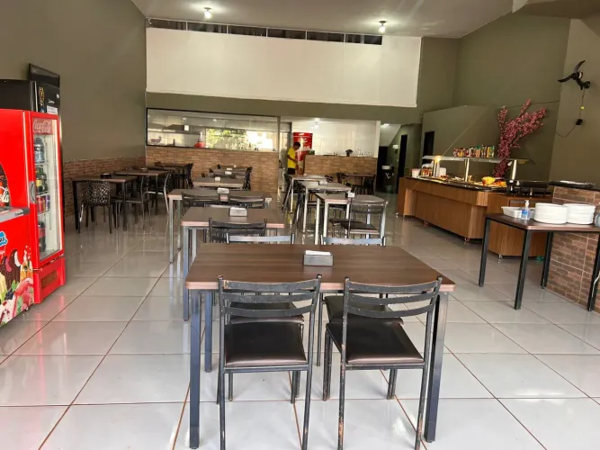 Passo ponto Restaurante na rua da caixa econômica no centro de Taguatinga