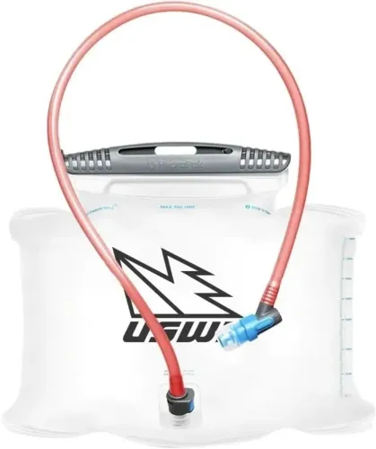 Reservatório de Hidratação Atletas USWE 1.5 L Compacto Plug And Play Bico 45°