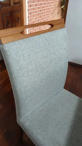CADEIRAS ESTOFADAS EM LINHO