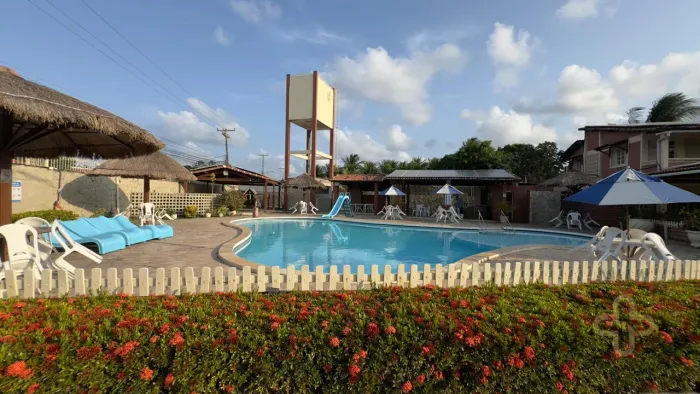 Casa em Condominio em Pau Amarelo com piscina