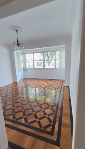 Centro Histórico de Petropolis - Amplo Apto de 3 quartos e box de garagem carro grande
