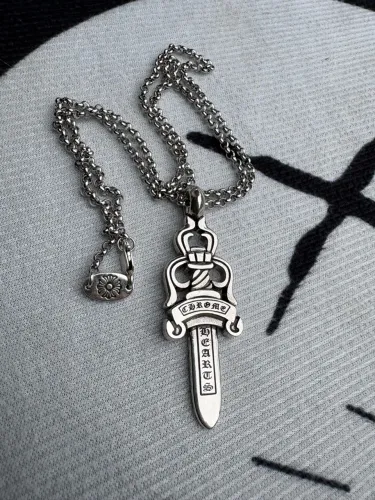 Colar chrome hearts