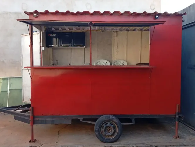 Vendo um trailer montado para lanches no jeito de trabalhar