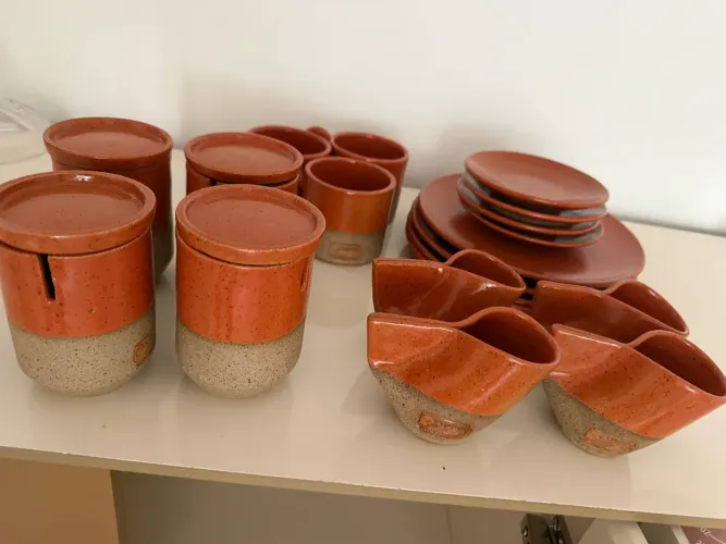 Conjunto artesanal em cerâmica - terracota