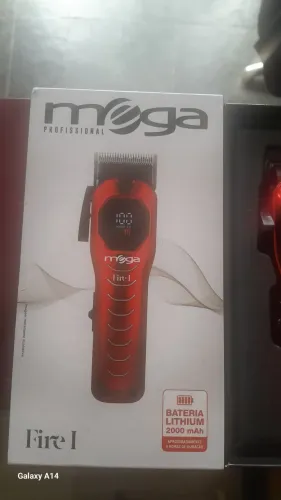 Máquina de cortar cabelo  mega profissional 