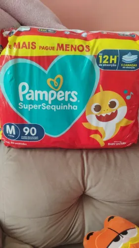 Fralda Pampers super sequinha M 90 unidades