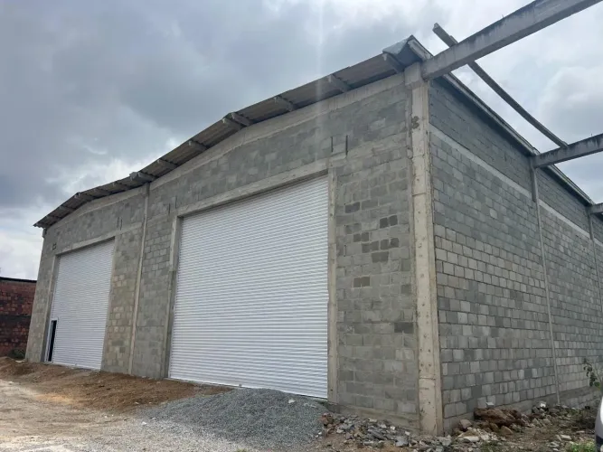 Galpão medindo 600m22