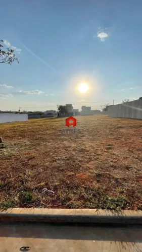 Lote à venda com 300,36m² localizado no loteamento Terras Alpha 2 em Senador Canedo