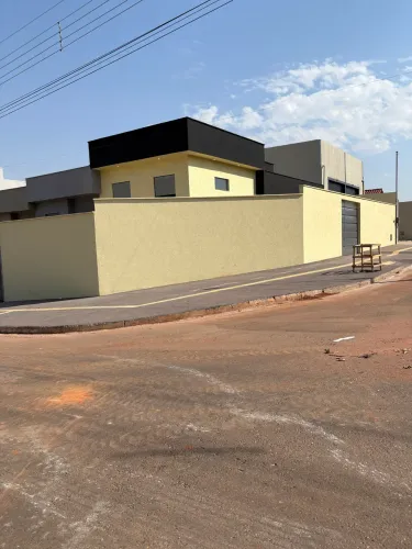 ? CASA NOVA EM GOIÂNIA POR R$ 450 MIL ? 2 QUARTOS, SUÍTE, PÉ-DIREITO ALTO