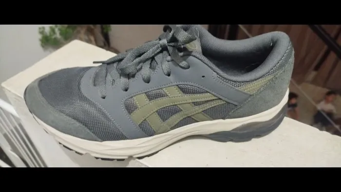 Tênis acics gel 43