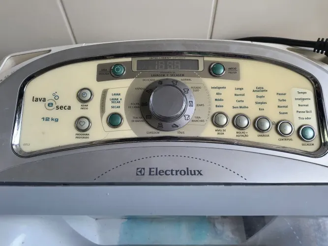 Máquina lava e seca Electrolux 