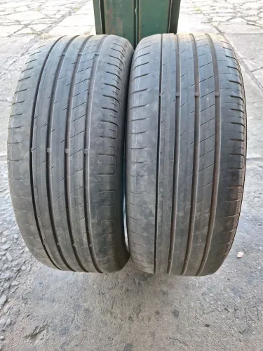 Pneus 205 55 16 Goodyear (meia-vida)