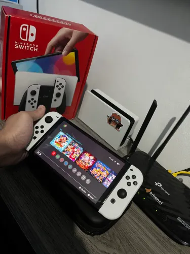 Nintendo Switch Oled Desbloqueado 256GB completo na caixa + case