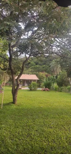 Vendo lindo sítio com 4 quartos sendo uma suíte,em taquaraçu de Minas