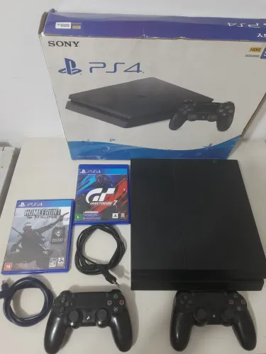 Playstation 4 2 jogos e controles fat
