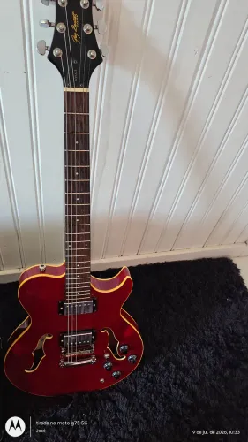 Guitarra greg Bennett design