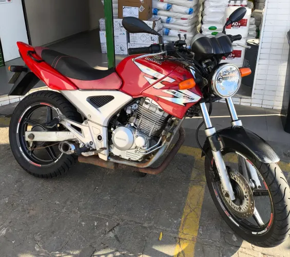 Twister 250cc 2004 R$: 7.800,00