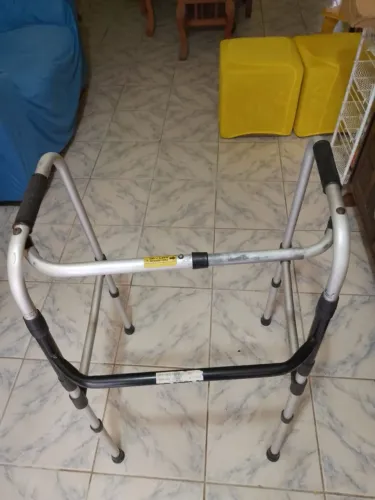 ANDADOR ALUMÍNIO FIXO DOBRÁVEL ADULTO IDOSO 2 BARRAS INDAIÁ