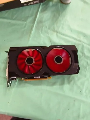 PLACA DE VIDEO Rx 570 4GB XFX DEFEITO 