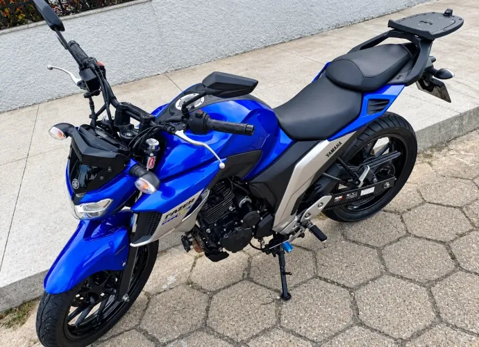 YAMAHA FZ25