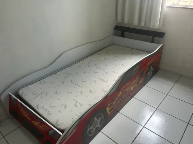Cama do hot wheels em perfeito estado 