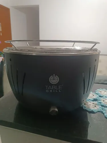 Churrasqueira portátil a carvão  Table Grill ideal para apartamento 