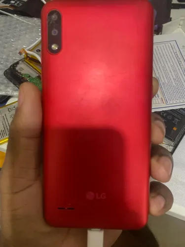 Vendo LG k22+ 64gb tela quebrada mais funcionando perfeitamente