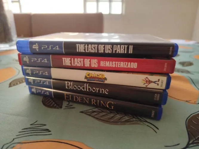 Jogos de PS4 (Elden Ring, Bloodborne, Crash, The Last of Us)