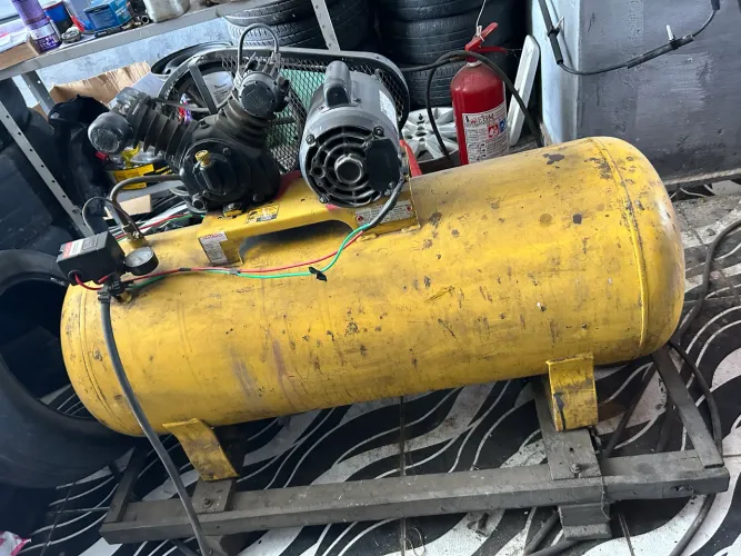Compressor 200 litros 2 cabeçotes monofásico