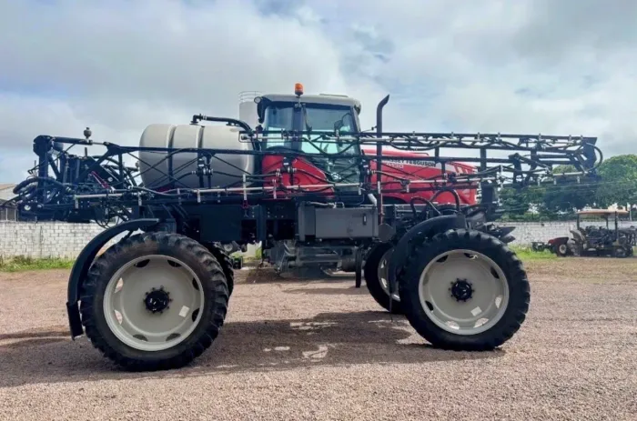 Pulverizador Massey Ferguson 9130 ano 2018 com 3.570 horas, em MT