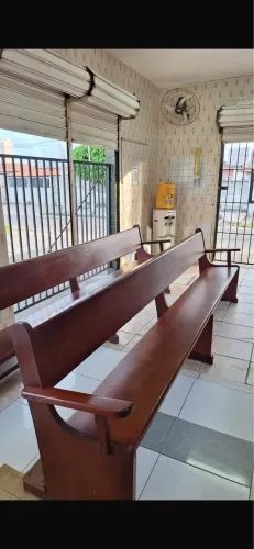 Bancos de igreja, banco de madeira, banco