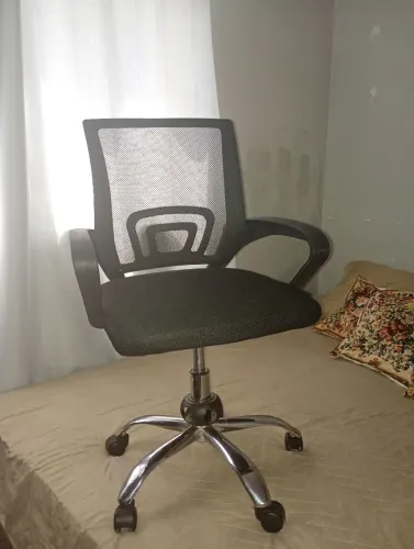 Cadeira para escritório 100 reais nova 