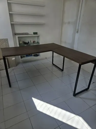 (Seminova) Escrivaninha Em L Trevalla Kuadra Ml150 2 Peças Nogal