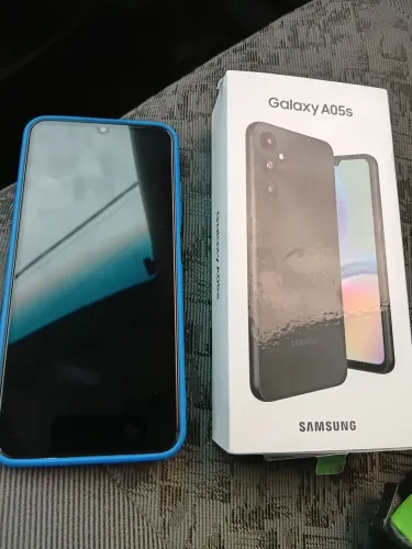 Vendo Samsung galaxi a05s 128gb semi novo nota fiscal e caixa com carregador original