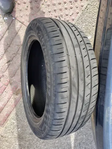 Pneu 215/55/17