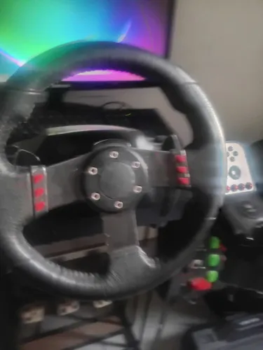 Volante logitech g 27 em perfeito estado