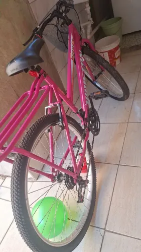 Bicicleta aro 26 semi nova