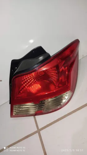 Vendo 1 Lanterna traseira do Onix Joy 2018.