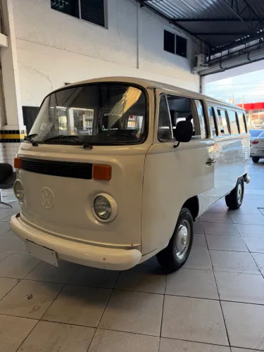 Volkswagen Kombi Standard/ Luxo/ Serie Prata 1987