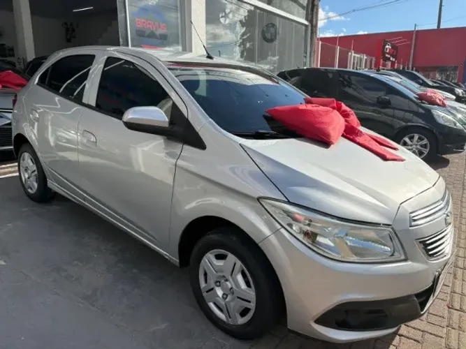 Chevrolet Onix Hatch LT 1.0 8V Flex Power Mec. 4P 2013