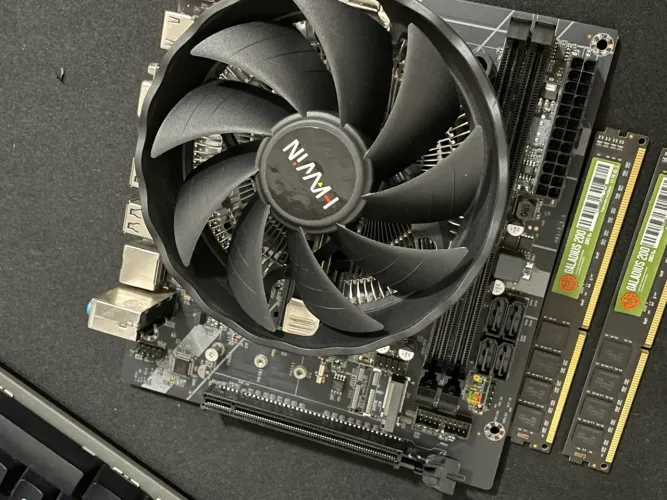 Placa mãe-com i7 de terceira geração,16gb RAM, cooler estabilizado.