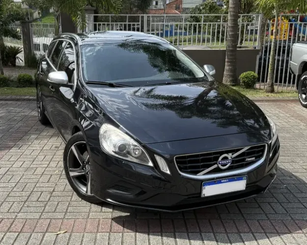 Volvo V60 T-5 R-desing 2.0 5P 2013