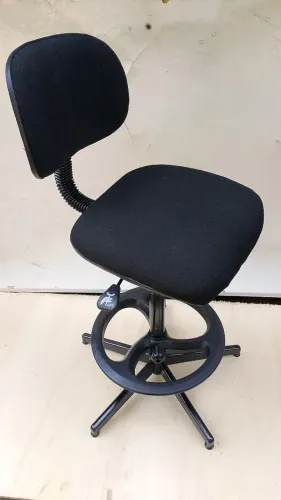 Cadeiras caixa alta balcão 