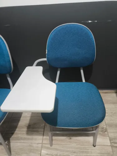 20 cadeiras de sala de aula